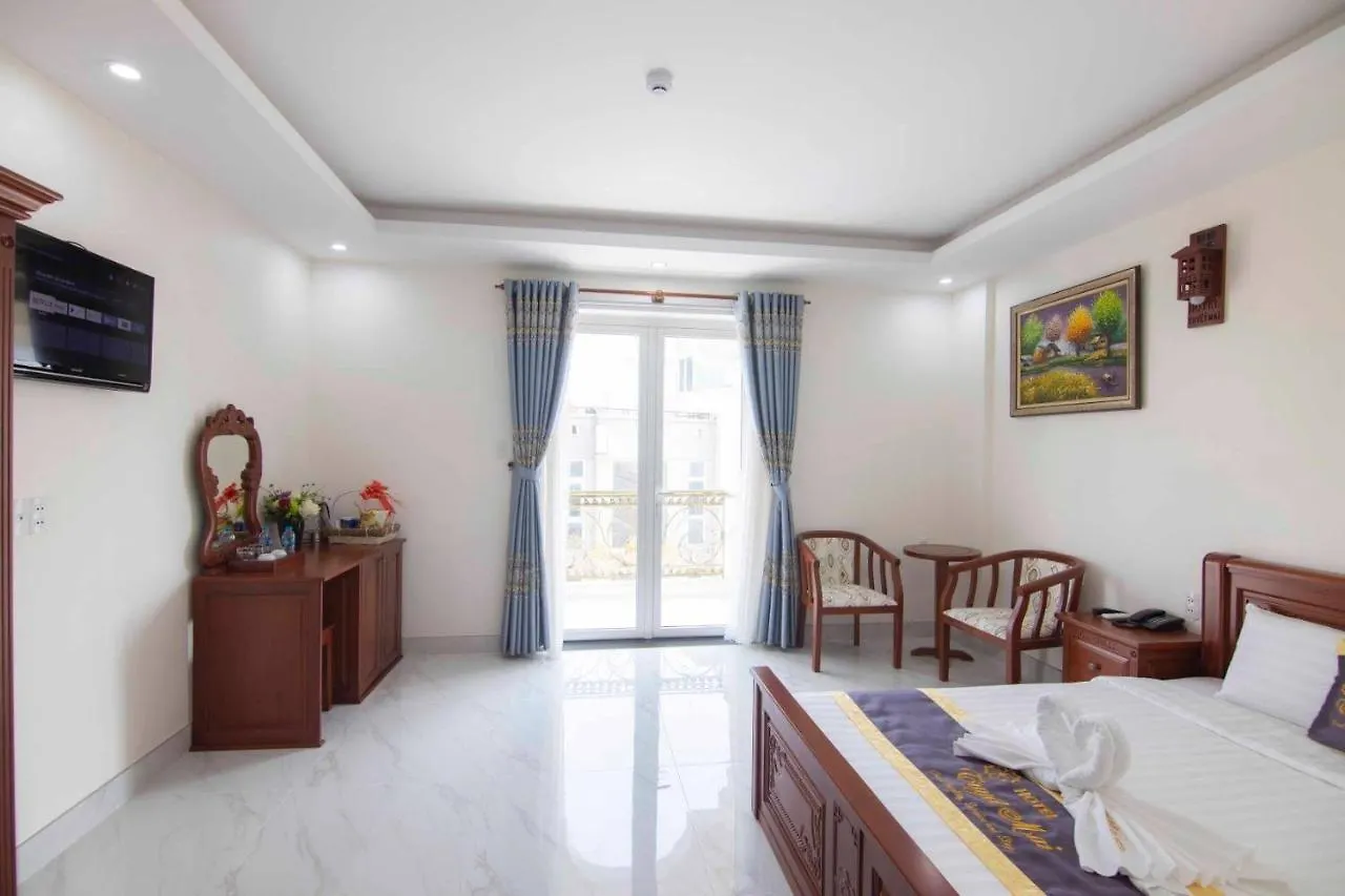 Tuyet Mai Hotel