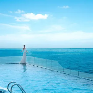 Hotell Vias - Transportation Included